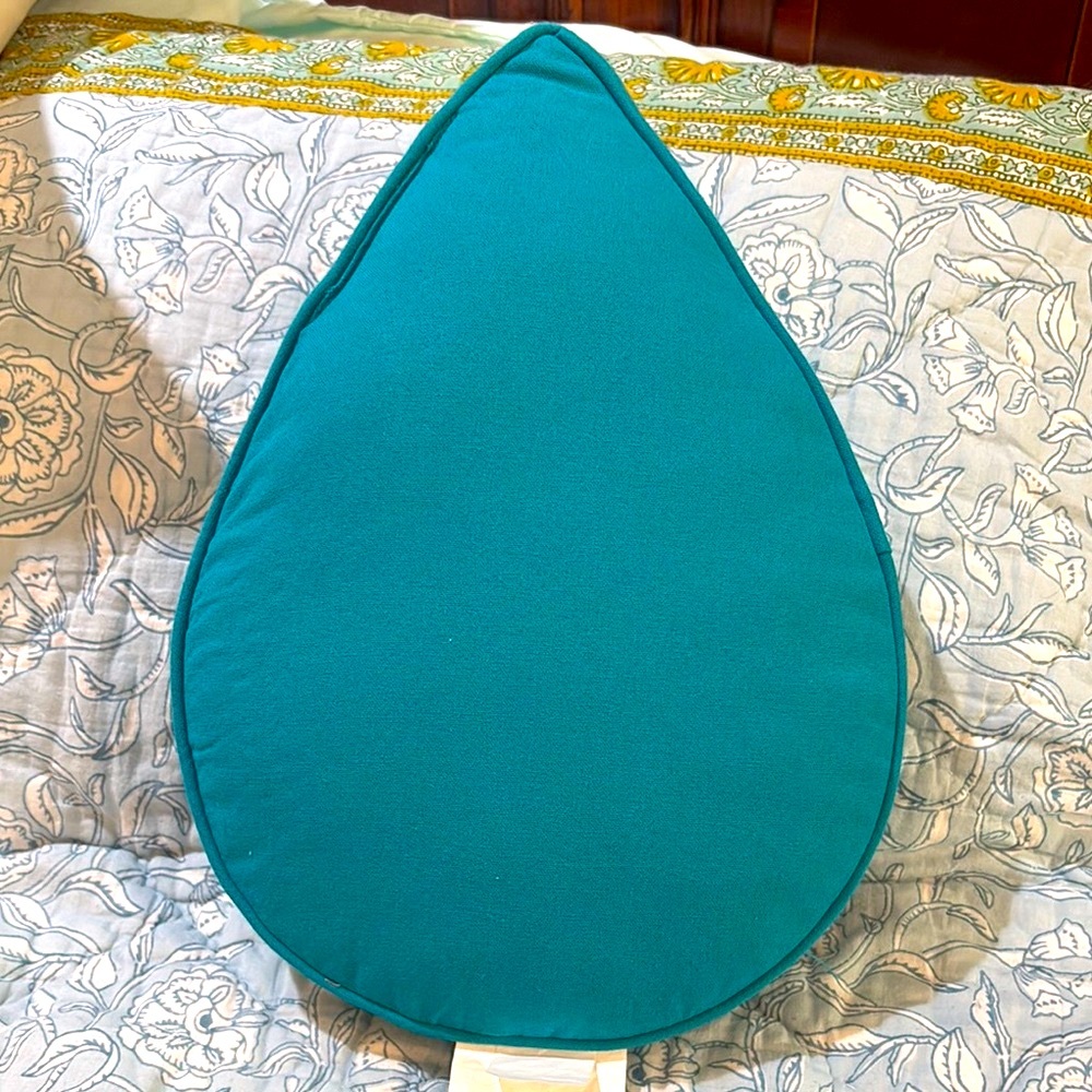 NWOT- Colorful Embroidered Teardrop Accent Pillow, unique, perfect condition - Picture 3 of 16